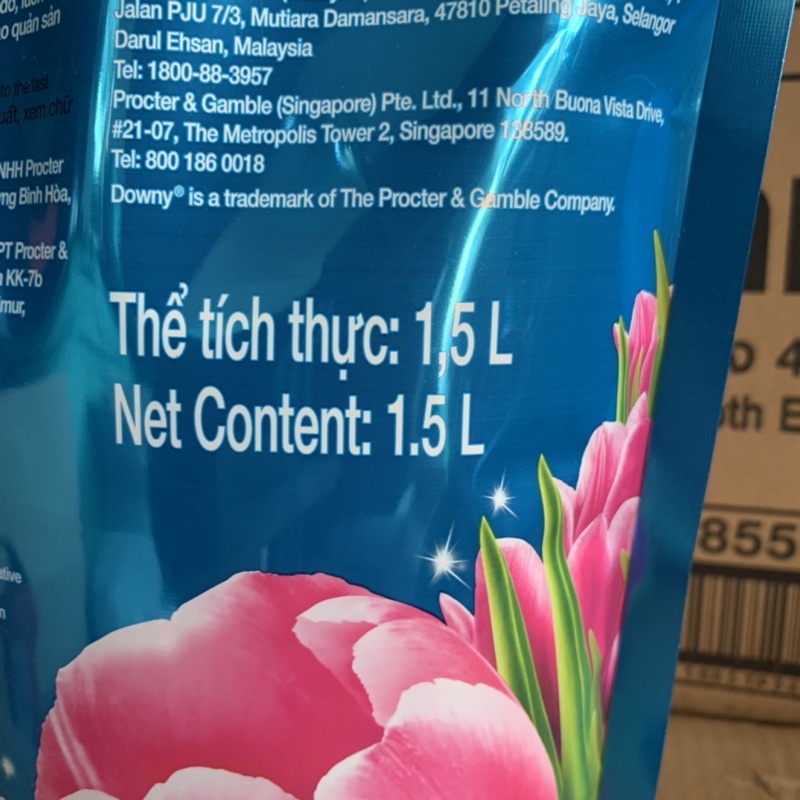 Nước xả vải Downy Hương Nắng Mai 1,35L