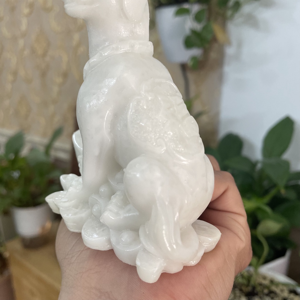 Tượng đá trang trí phong thủy nhà cửa bàn làm việc - tượng chó phong thủy- Cao 10cm - đá trắng