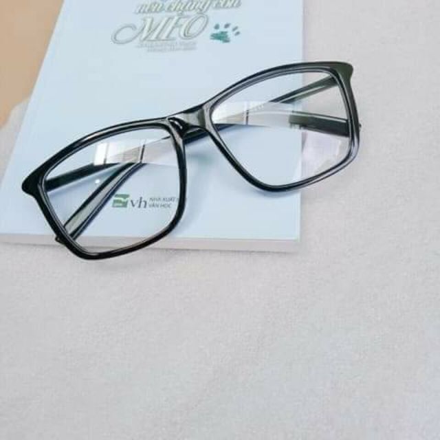 [Mã FARSSTGRE giảm 5K đơn bất kỳ] Kính vuông Bảo Thy