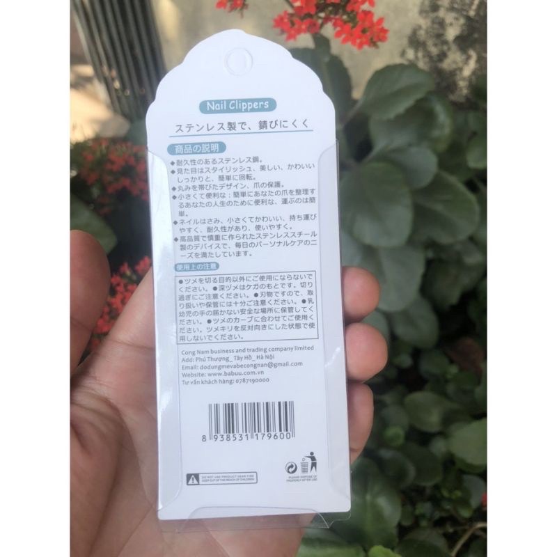 Bấm móng tay cho bé Babuu xuất Nhật