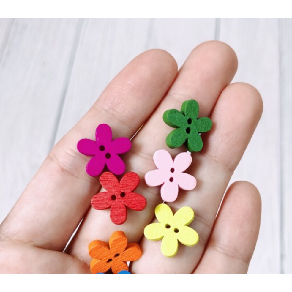Nút gỗ xinh nhiều màu hình bông hoa trang trí handmade