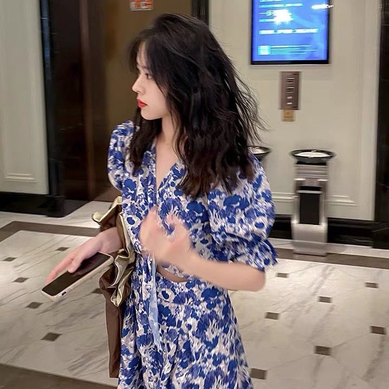 Đầm Tay Phồng Cổ Chữ V Thiết Kế Mới Thời Trang Mùa Hè Dành Cho Nữ
