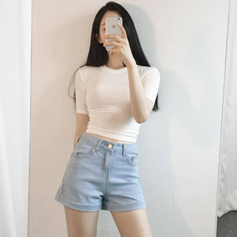 Áo thun croptop nữ MADELA cổ tròn dáng ôm tay ngắn , croptop nữ cổ tròn tay ngắn vải co giãn 4 chiều | BigBuy360 - bigbuy360.vn