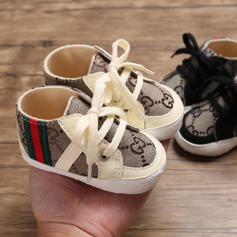 Giày sneaker đế mềm chống trượt cho bé