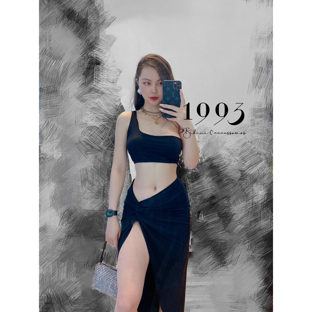 Set bikini kèm váy hot 2021 Ngọc Trinh đi biển, xoắn hông (kèm hình thật) | BigBuy360 - bigbuy360.vn