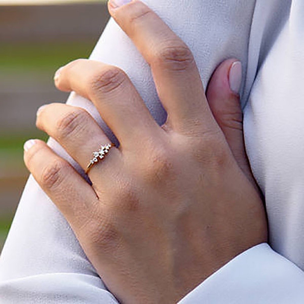 Nhẫn mạ vàng đính đá kiểu dáng đơn giản thanh lịch dành cho nữ