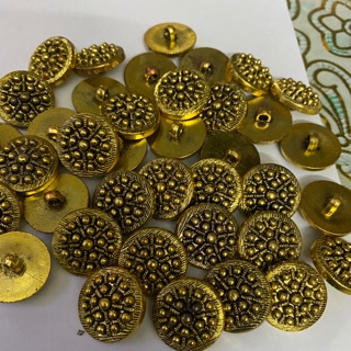 10 nút áo trang trí