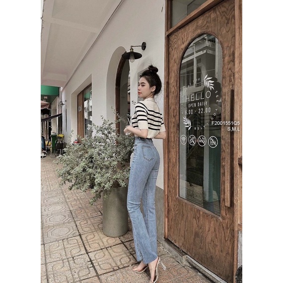 Quần jeans ống loe xẻ lai
