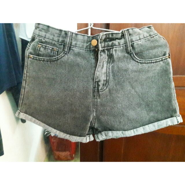 Quần short kaki đen