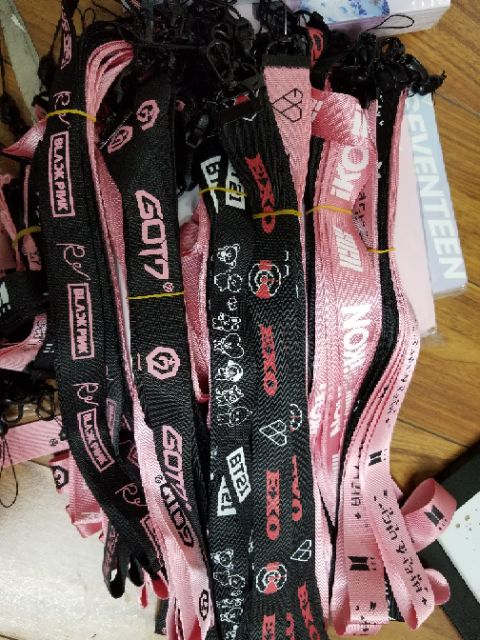 Namtag, strap GOT7, BTS, WANNA ONE, EXO, BLACKPINK, BT21, TWICE, IKON, Seventeen (kèm hook)