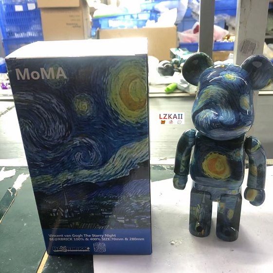 Mô Hình Nhân Vật Bearbrick 400% × The Starry Night Van Gogh 28cm Chất Lượng Cao