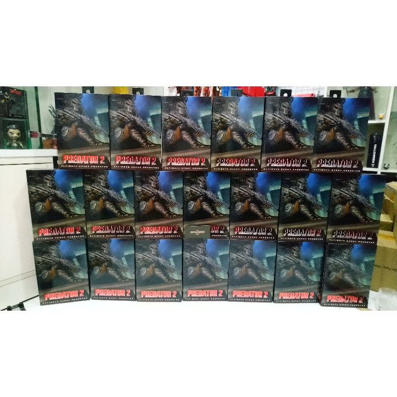 Mô hình NECA Ultimate Scout Predator có sẵn