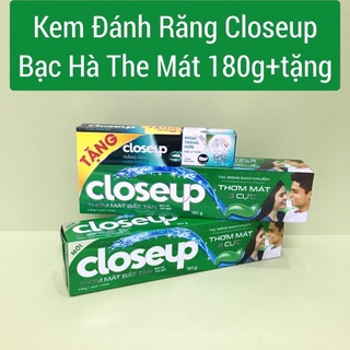 Kem đánh răng Closeup 230g + bàn chải đánh răng lông tơ