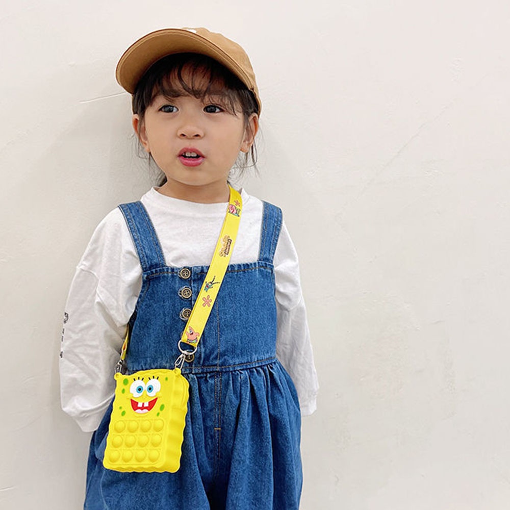 Túi Đeo Chéo Vai Bằng Silicon Hình Minion Dễ Thương Dành Cho Bé Gái