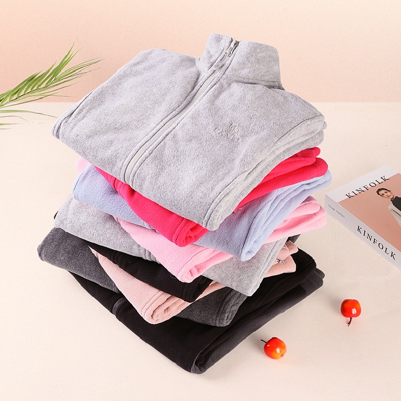 Áo khoác Cameljeans chất liệu lông cừu nhẹ dành cho nữ