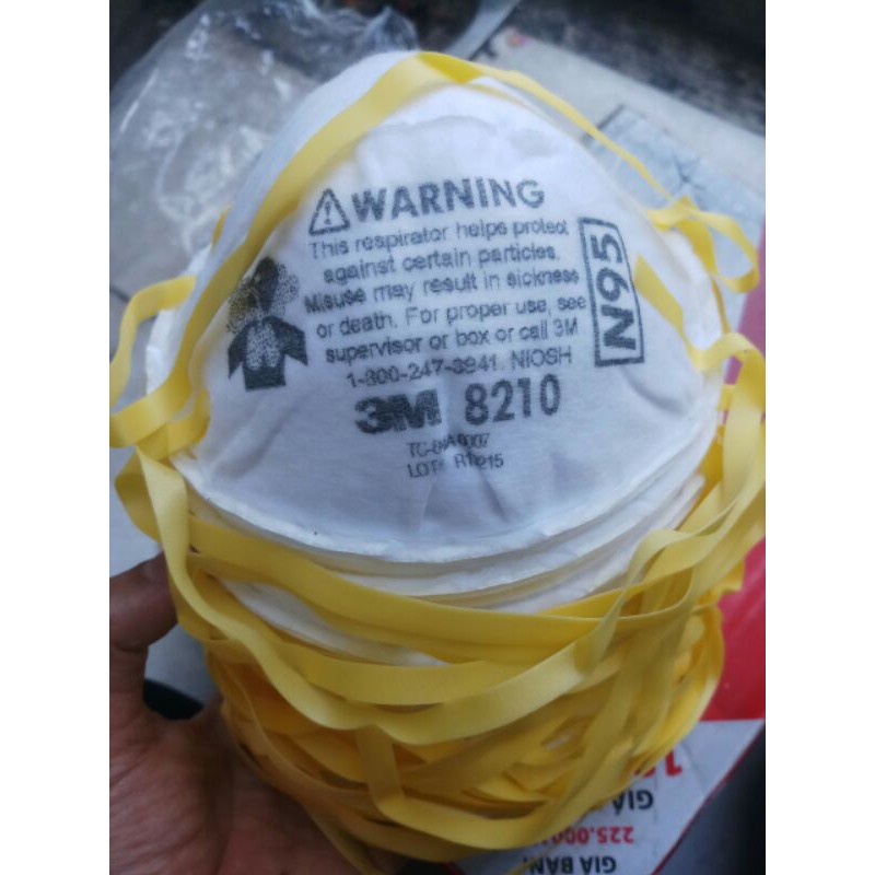 Khẩu trang 3M N95 8210.Giá 1 cái.