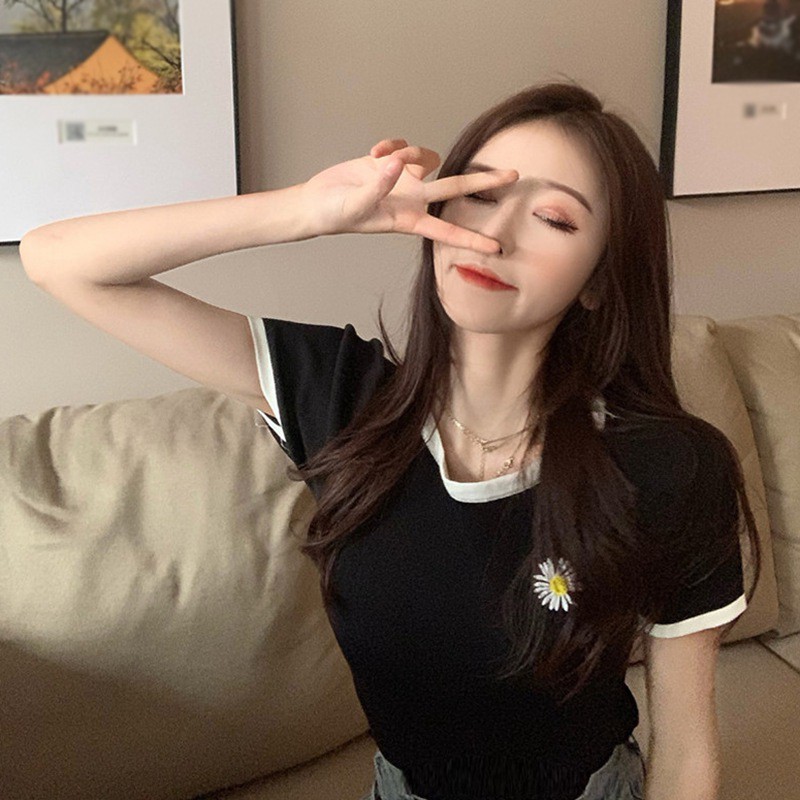 Áo Thun Nữ Tay Dài Họa Tiết Hoa Thêu Phong Cách Hàn Quốc