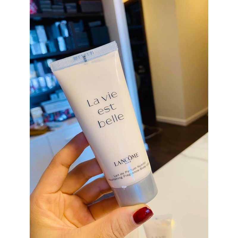 Dưỡng thể body giữ hương lâu LOTION LANCOME LA VIE EST BELLE