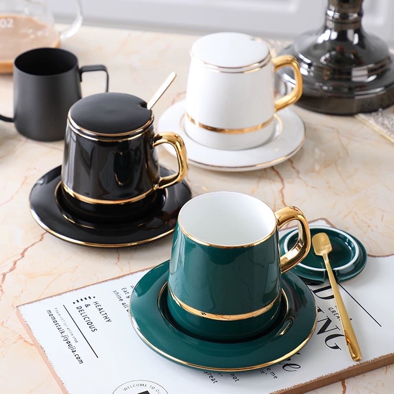Cốc sứ viền vàng pha trà , cà phê