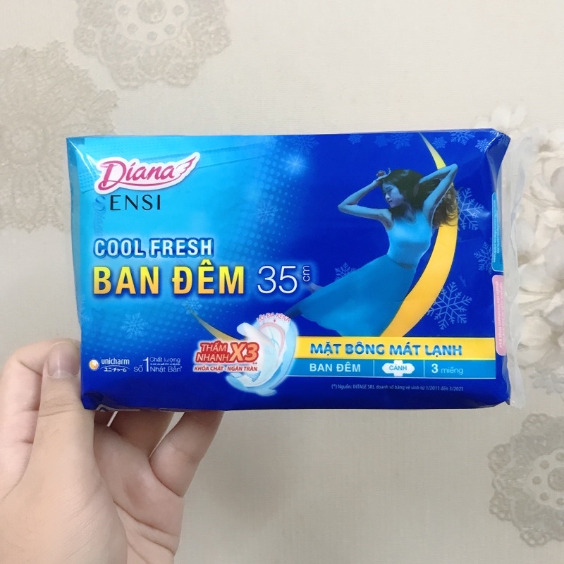 Băng Vệ Sinh Ban Đêm Siêu Thoáng Có Cánh Diana Sensi Cool Fresh Night 35cm (3 Miếng)