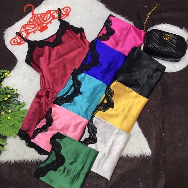 Set bộ mặc nhà phi lụa.