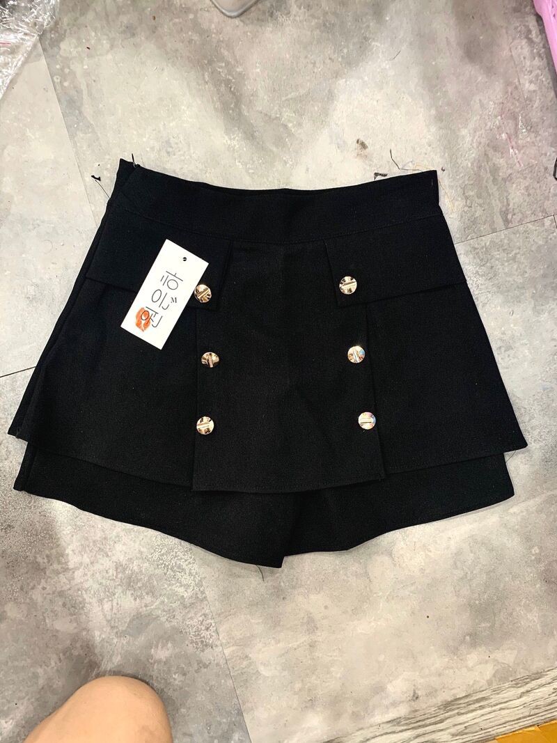 chân váy ngắn lưng cao nhiều khuy khuy 2 tầng phong cách hàn quốc quyến rũ