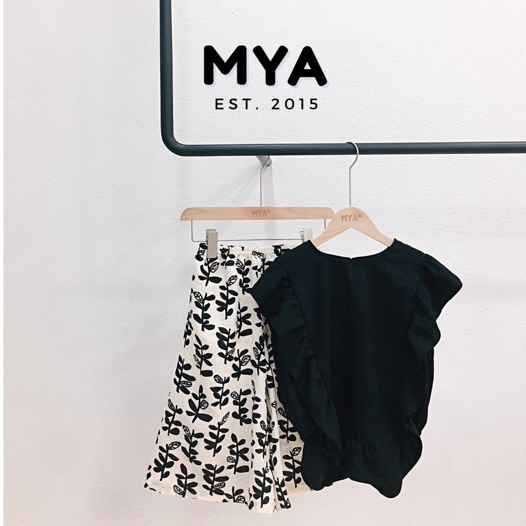 MYA - FULL SET ÁO BÈO CÁNH TIÊN ĐEN CÙNG QUẦN ỐNG CULLOTES HOA LÁ