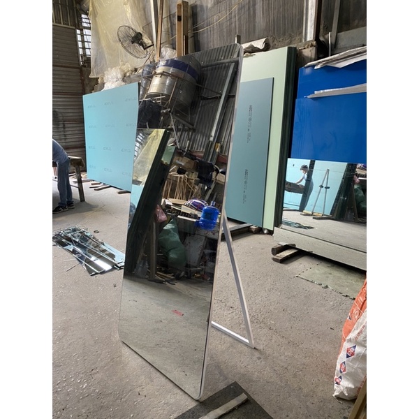 Gương Tràn Trắng Bo 4 Góc Dáng Siêu Nịnh Dành Cho Các Shop Thời Trang Và ViLa