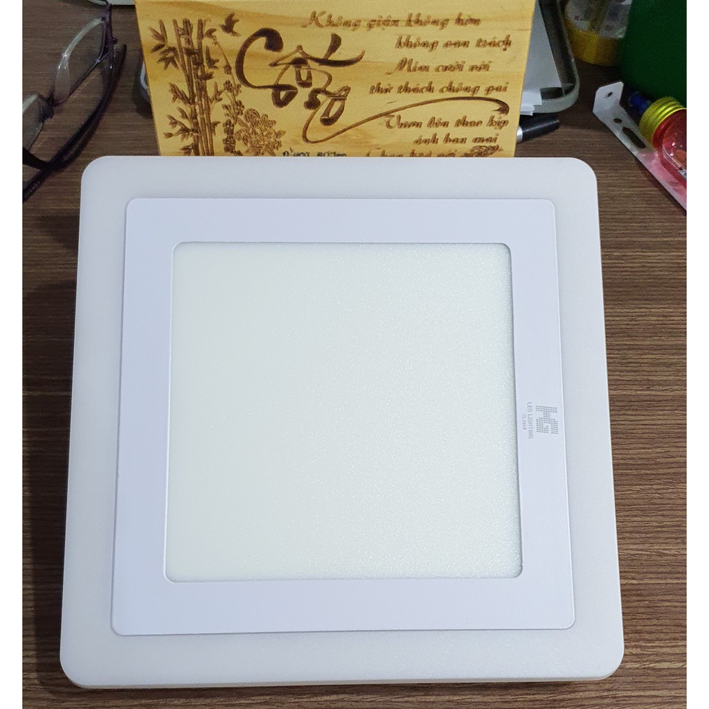 Đèn Led ốp trần 16w  vuông nổi 2 màu 3 chế độ sáng trắng xanh dương