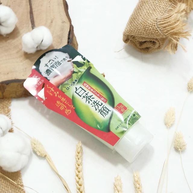 Sữa rửa mặt trà xanh Nhật Bản Rohto Shirochasou Green Tea Foam 120g