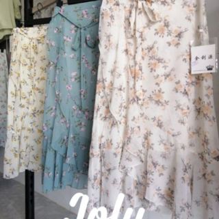 Chân váy hoa tầng