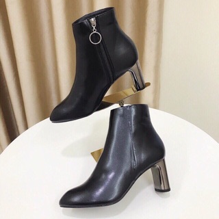 Boot Hot hit