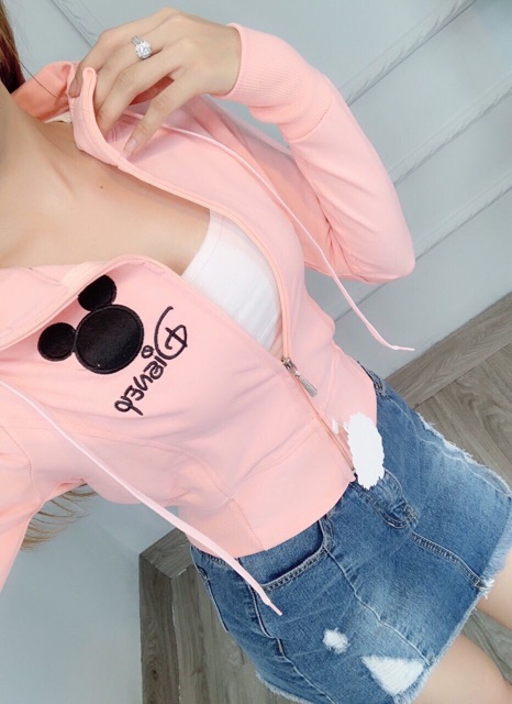 [Mã FASHIONT4WA2 giảm 10K đơn 50K] Áo khoác thun da cá thêu gấu Disney phom lửng | BigBuy360 - bigbuy360.vn