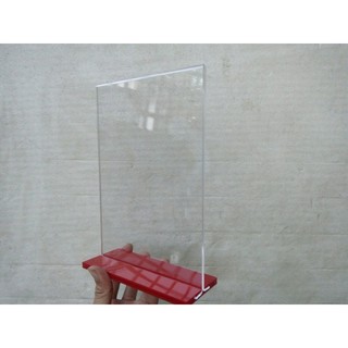 Khung menu mica khổ giấy A5  148X210 mm chân đế màu đỏ- loại tốt