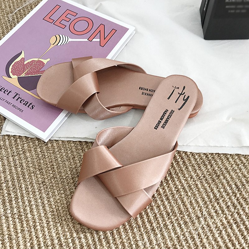 Dép đi biển nữ mùa hè