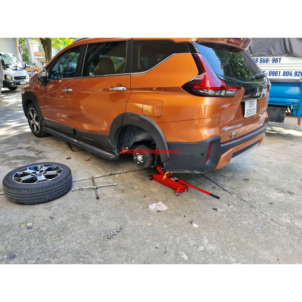 Miếng đệm lốp xe Mitsubishi Xpander, Xpander Cross dày 25mm, 30mm . Giá 1 Đệm