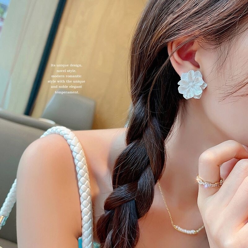 Bông Tai Hình Hoa Màu Trắng Phong Cách Pháp Thanh Lịch Thời Trang