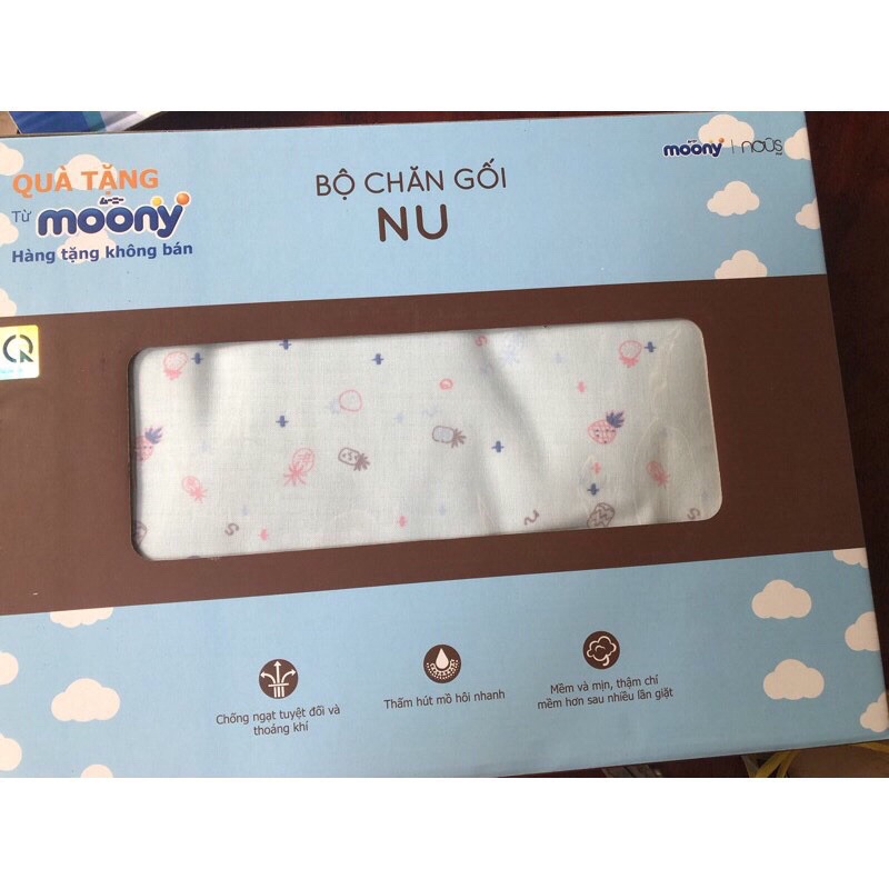Bộ chăn gối Nu- quà tặng bỉm Moony ( 1 gối và 1 chăn xô)