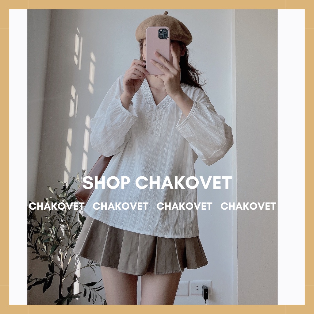 Áo sơ mi nữ cổ chữ V tay dài màu trắng CKA889, kiểu áo babydoll nữ tay phồng thiết kế cúc bọc phối ren cổ đẹp cá tính | BigBuy360 - bigbuy360.vn