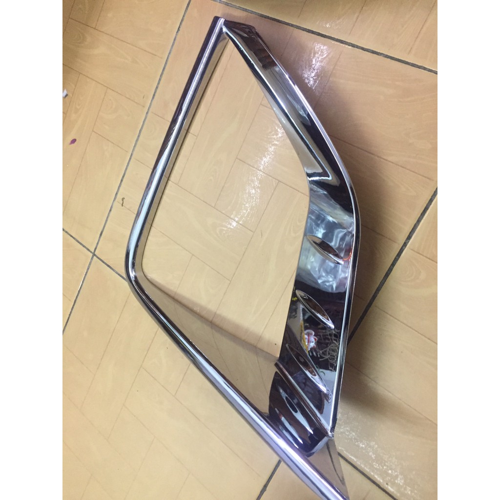 Ốp viền đèn gầm trước xe Mitsubishi Xpander 2018 - 2021