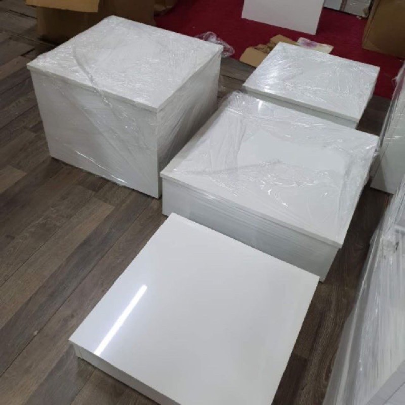 bục đứng maocanh