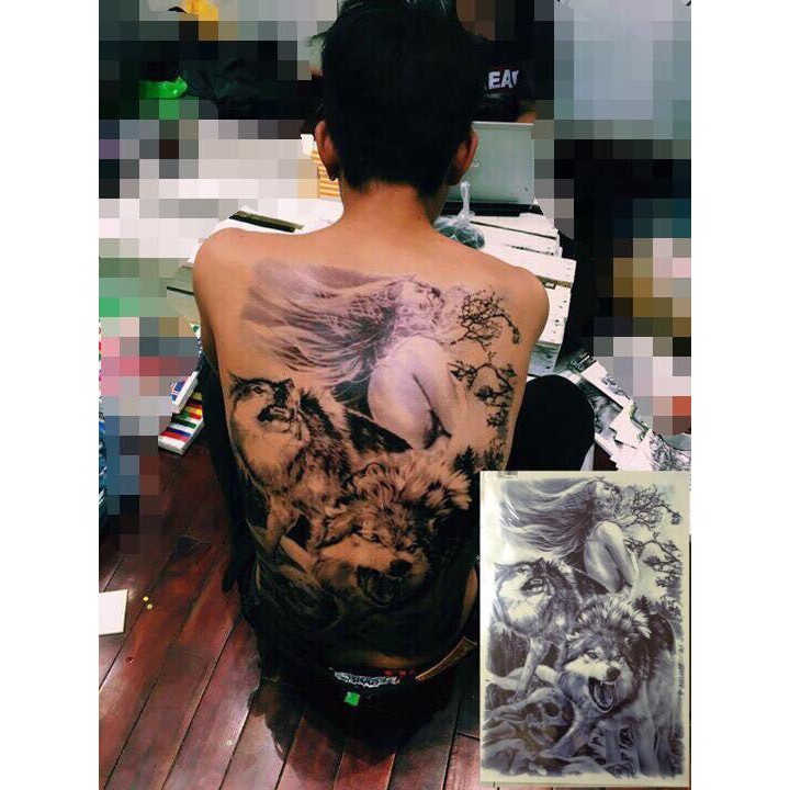 Hình xăm dán kín lưng thiếu nữ trần trịu giữa bầy sói trắng đen 34x48cm- tặng bắp tay tattoo 12x19cm