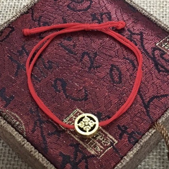 VT231 Vòng tay may mắn mặt hoa văn mạ vàng 5 cái/lốc