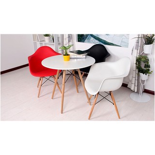 Ghế eames có tay J1