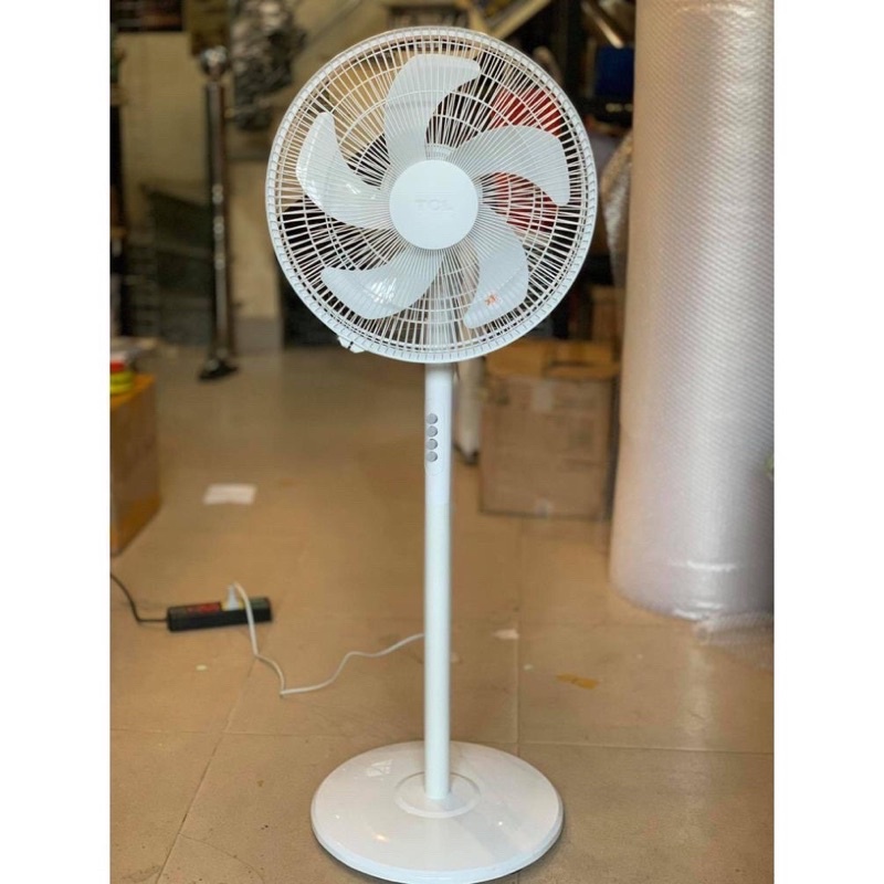 Quạt đứng Camac CM-30 kiểu 7 cánh, 3 chế độ quạt làm mát không khí, bảo hành chính hãng 12 tháng