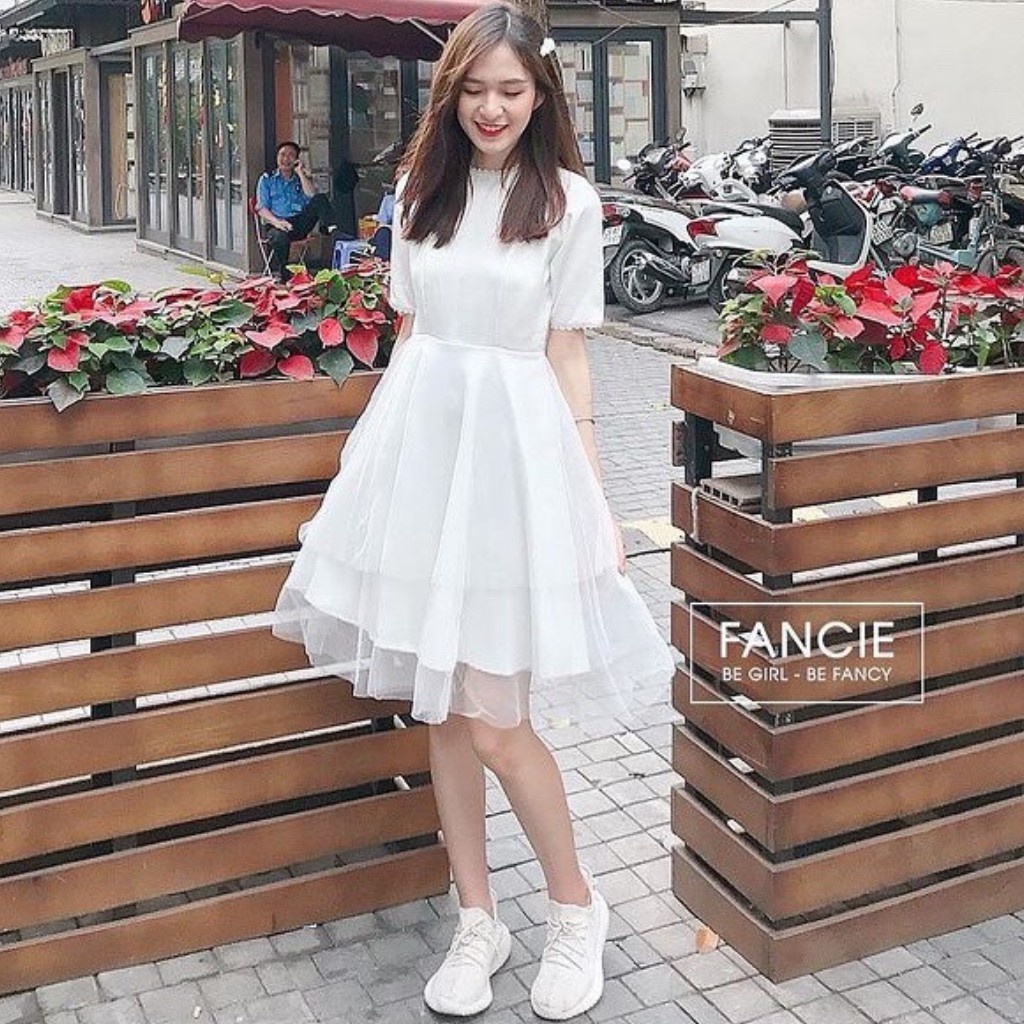 Đầm trắng xoè ren công chúa tay lỡ / Váy nữ kỷ yếu voan xoè viền ren