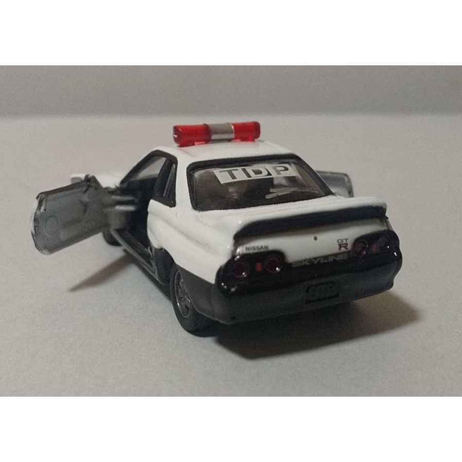 Bộ mô hình Set 2 xe Tomica Limited NISSAN SKYLINE R32 Highway Patrol Car choro Q