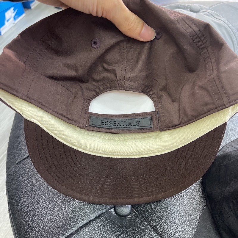 Mũ FOG Fear Of God ESSENTIALS Retro Crown Strapback, Mũ lưỡi trai FOG ESSENTIALS