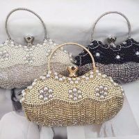 Cốp đá xách tay đi tiệc
