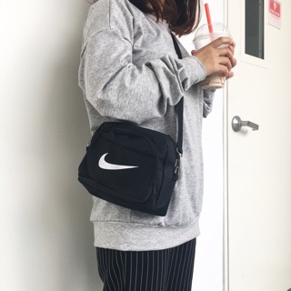 Túi vải đeo chéo Nike